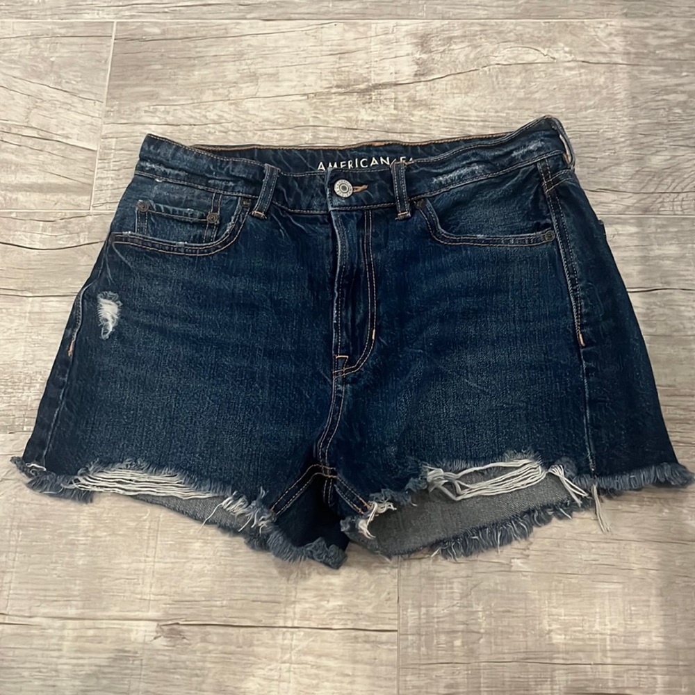 American Eagle Women Shorts Tomgirl Size 4 Distressed